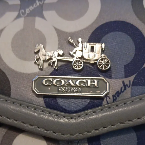 Coach Ashley Optic Art Gray and Navy Tri-Fold Compact Wallet EUC - Picture 2 of 13